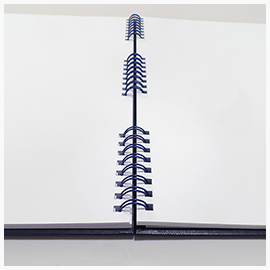 Drucke im Hardcover als Skip-Bindung Aufgeschlagenes Buch mit dreigeteilter Skip-Bindung